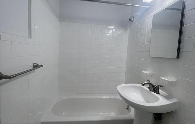 1 bed, 1 bath, $2,695, Unit 5-B