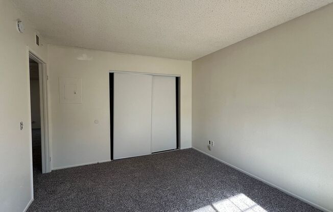 2 beds, 1 bath, $2,595