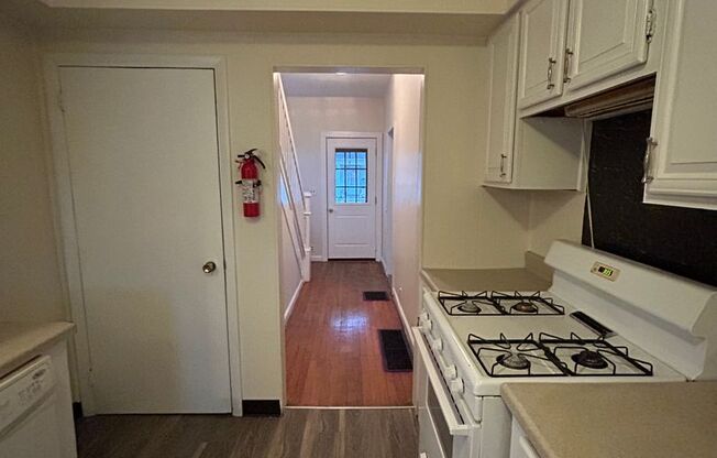 3 beds, 1 bath, $1,350