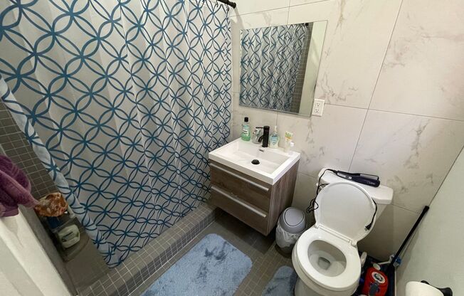 3 beds, 2 baths, 736 sqft, $2,995, Unit 51