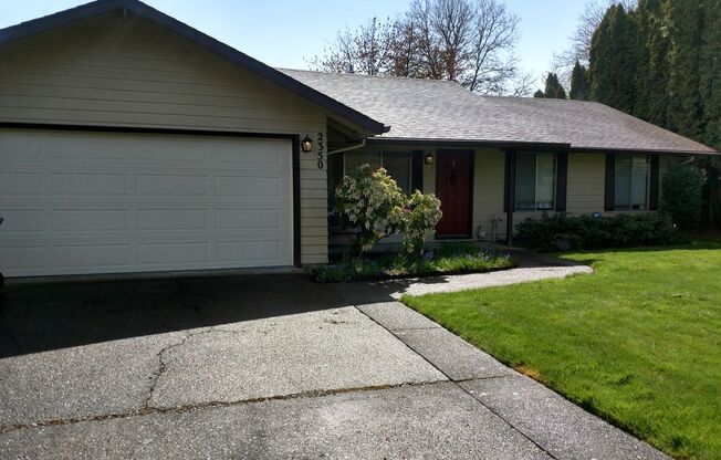 Single Level Home with Beautiful Yard in NW Corvallis