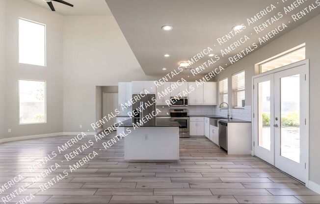 922 S FREMONT AVE