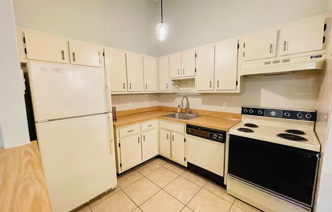 2 beds, 2 baths, $1,600