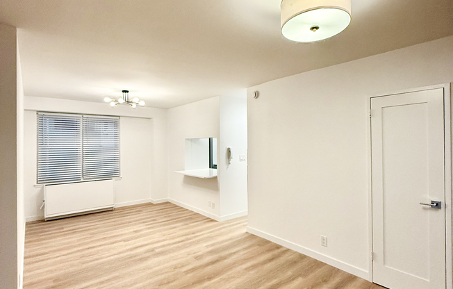 1 bed, 1.5 baths, $6,000, Unit 8A