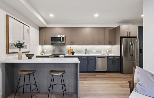 2 beds, 1 bath, 776 sqft, $3,250, Unit 706