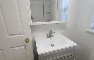 2 beds, 1 bath, $925