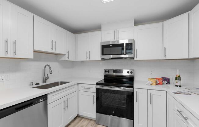 Studio, 1 bath, 384 sqft, $1,680