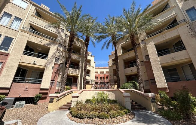 1 bedroom condo in Luxury complex near the Linq