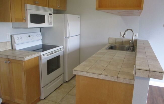 Desirable Point Loma 2nd floor 1 bdr 1 bath Apartment
