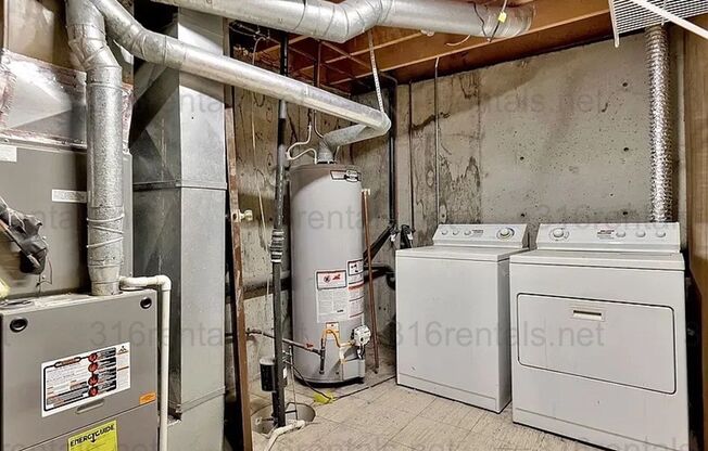 $1545 - 2 bed 2 bath - Duplex located in Riverside