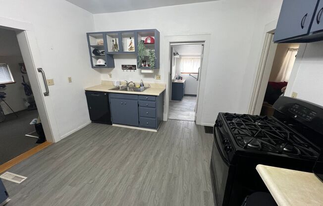 2 beds, 1 bath, $1,450