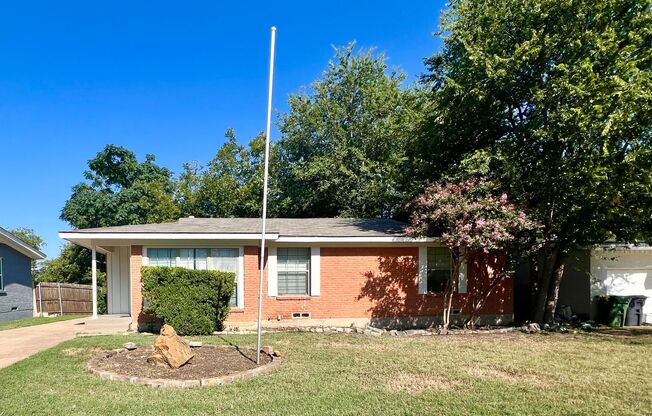 ADORABLE 3 bedroom 1.5 bath in Arlington!