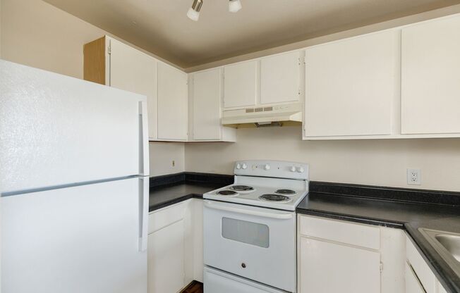 1 bed, 1 bath, 691 sqft, $1,600