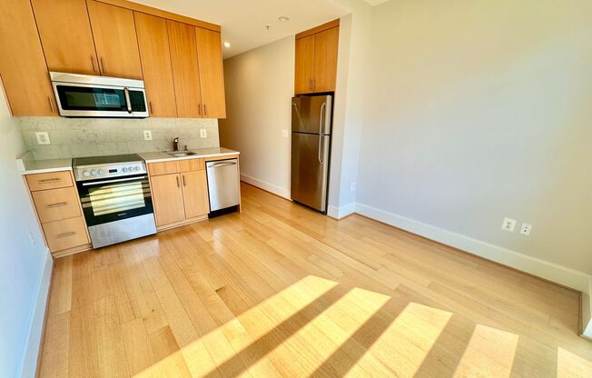 1 bed, 1 bath, $2,600, Unit 406