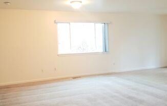 3 beds, 2 baths, $2,200, Unit 909 Gellatly #1