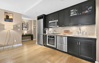 1 bed, 1 bath, 712 sqft, $5,500, Unit 301