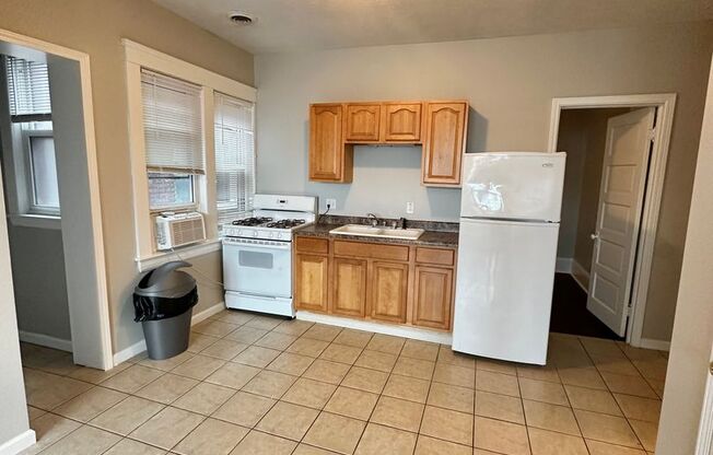 1 bed, 1 bath, 480 sqft, $950, Unit Unit 7