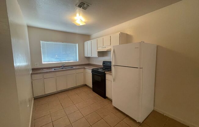 3 beds, 2 baths, 1,200 sqft, $1,750