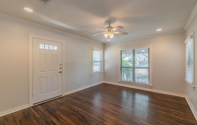 CHARMING 4 Bedroom, 2 Bathroom near TCU!