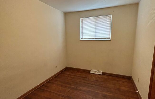 2 beds, 1 bath, $950