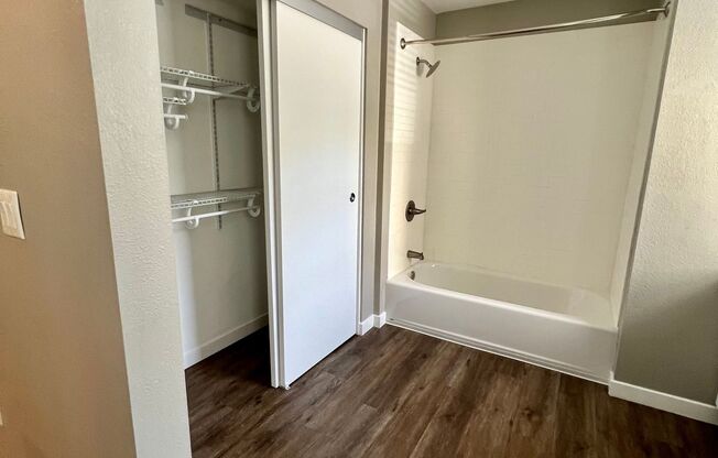 Studio, 1 bath, 325 sqft, $1,775, Unit 435-201