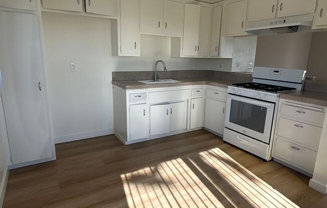 505 - 509 W. Linda Vista Ave.