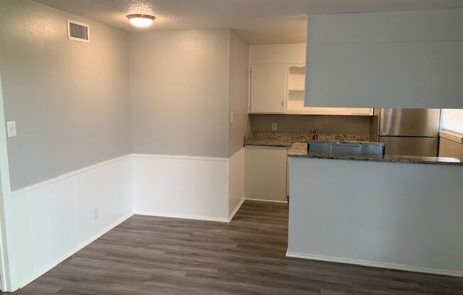 2 beds, 1 bath, 745 sqft, $995, Unit Apt. 314