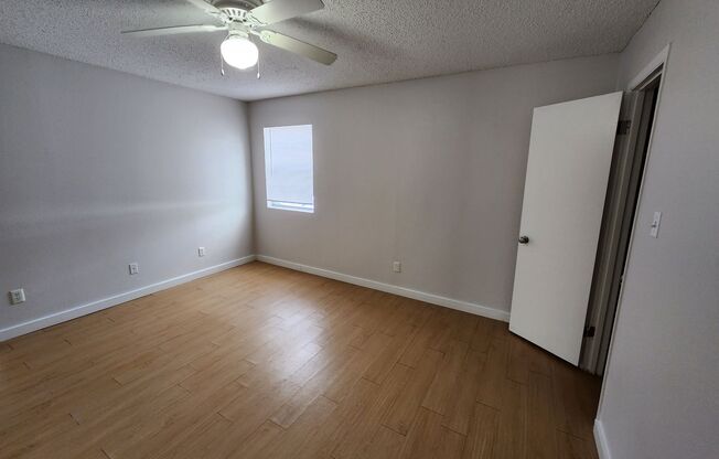 1 bed, 1 bath, 700 sqft, $1,200, Unit OCR-130