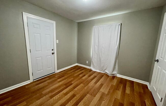 3 beds, 1 bath, $1,300