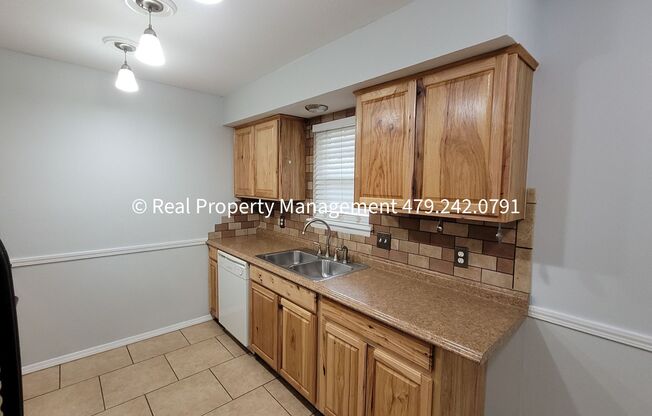 3 beds, 2 baths, $1,200