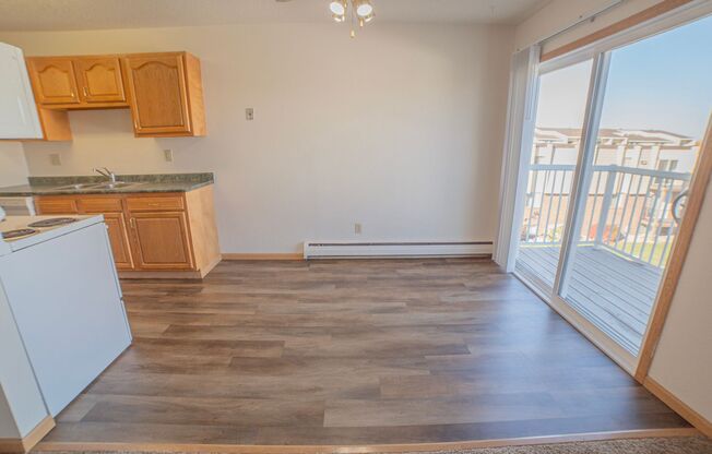 2 beds, 1 bath, 936 sqft, $850, Unit 2521-201