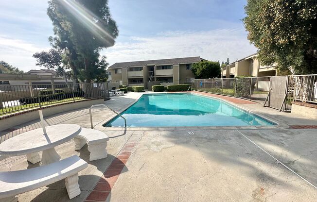 1 bed, 1 bath, 710 sqft, $2,000