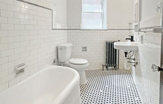 2 beds, 1 bath, 800 sqft, $1,300, Unit 211