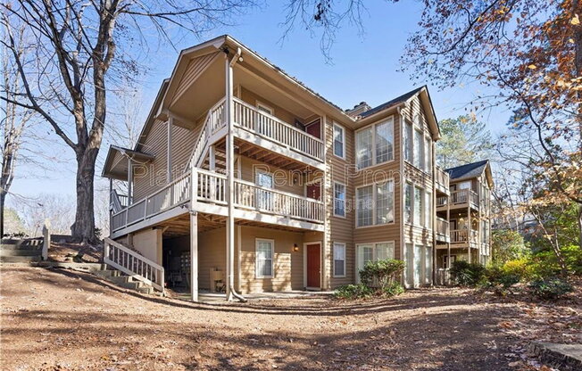906 COUNTRY PARK DR