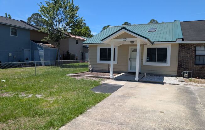 Beautifully Remodeled 2 Bed, 1.5 Bath Duplex with Privacy Fence