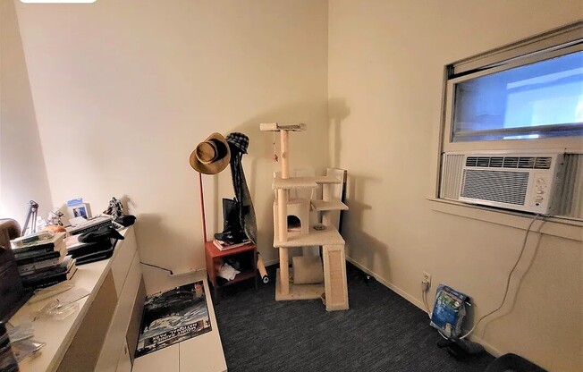 101 W 104 ST