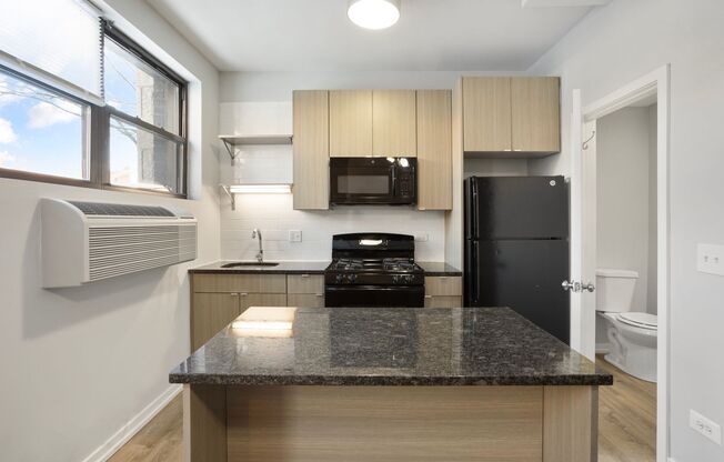 2 beds, 1.5 baths, 634 sqft, $2,500, Unit 106