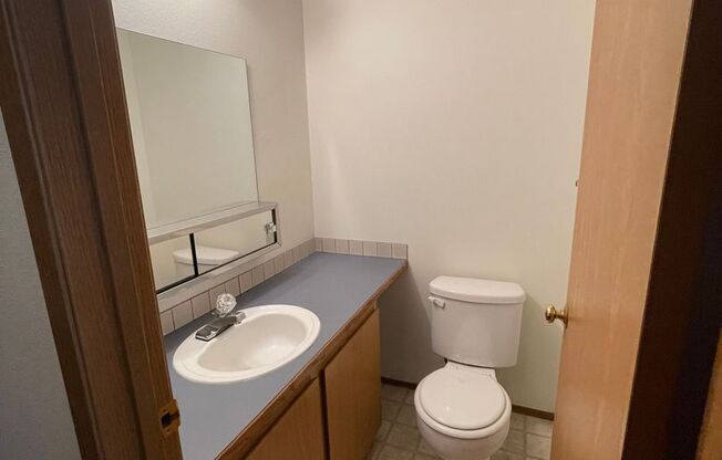 2 beds, 1.5 baths, 900 sqft, $1,600, Unit B104