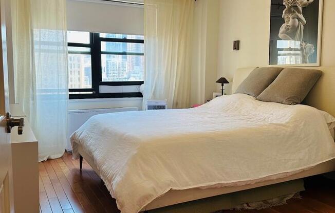 1 bed, 1 bath, $4,500, Unit 25C