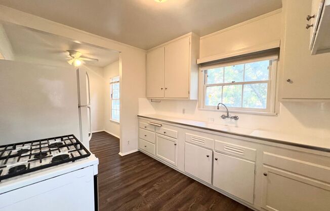 Studio, 1 bath, 600 sqft, $1,895, Unit 120