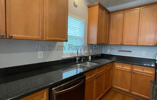 3 beds, 2.5 baths, 2,069 sqft, $2,095, Unit 10