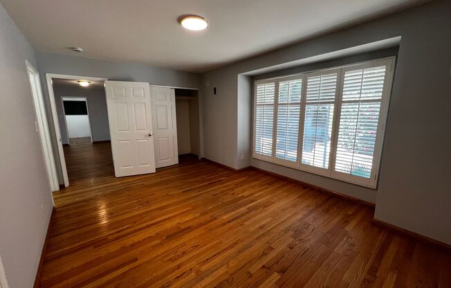 2 beds, 1 bath, $2,995