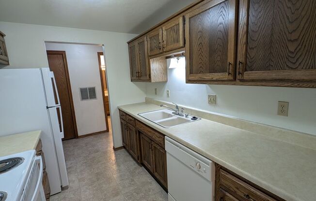 2 beds, 2 baths, 1,034 sqft, $1,229, Unit 1401 082