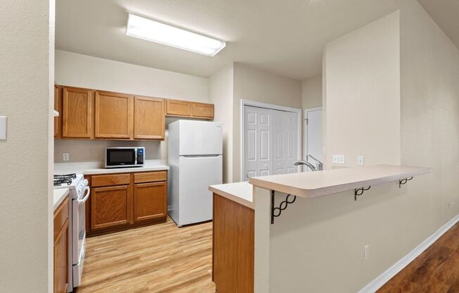 3 beds, 2 baths, $2,400, Unit #B