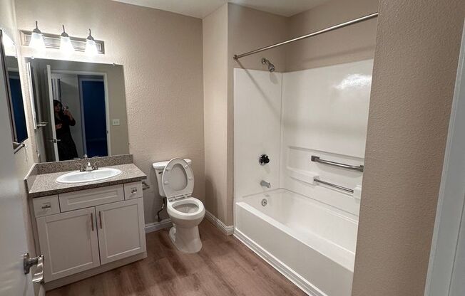 2 beds, 2 baths, 900 sqft, $2,395, Unit 134