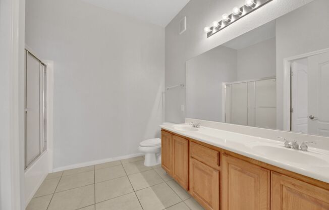 2 beds, 2 baths, $1,600, Unit # 1004