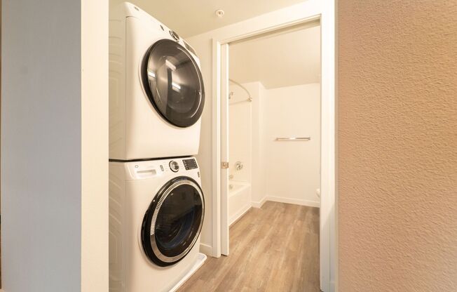 1 bed, 1 bath, $1,995, Unit 505 Room 2 Bed AB