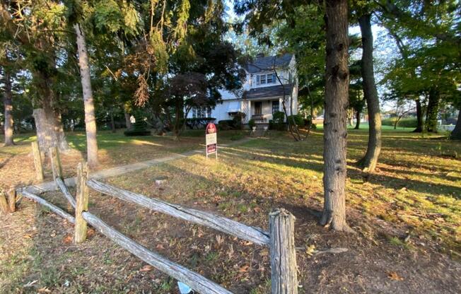 27 WOODEDGE AVE