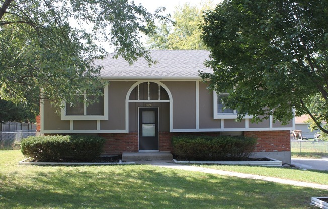 AVAILABLE NOW! Beautiful 3 Bedroom Home in Staley Neighborhood