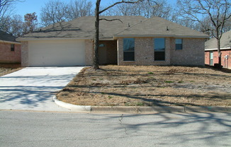 Beautiful Azle House For Lease!